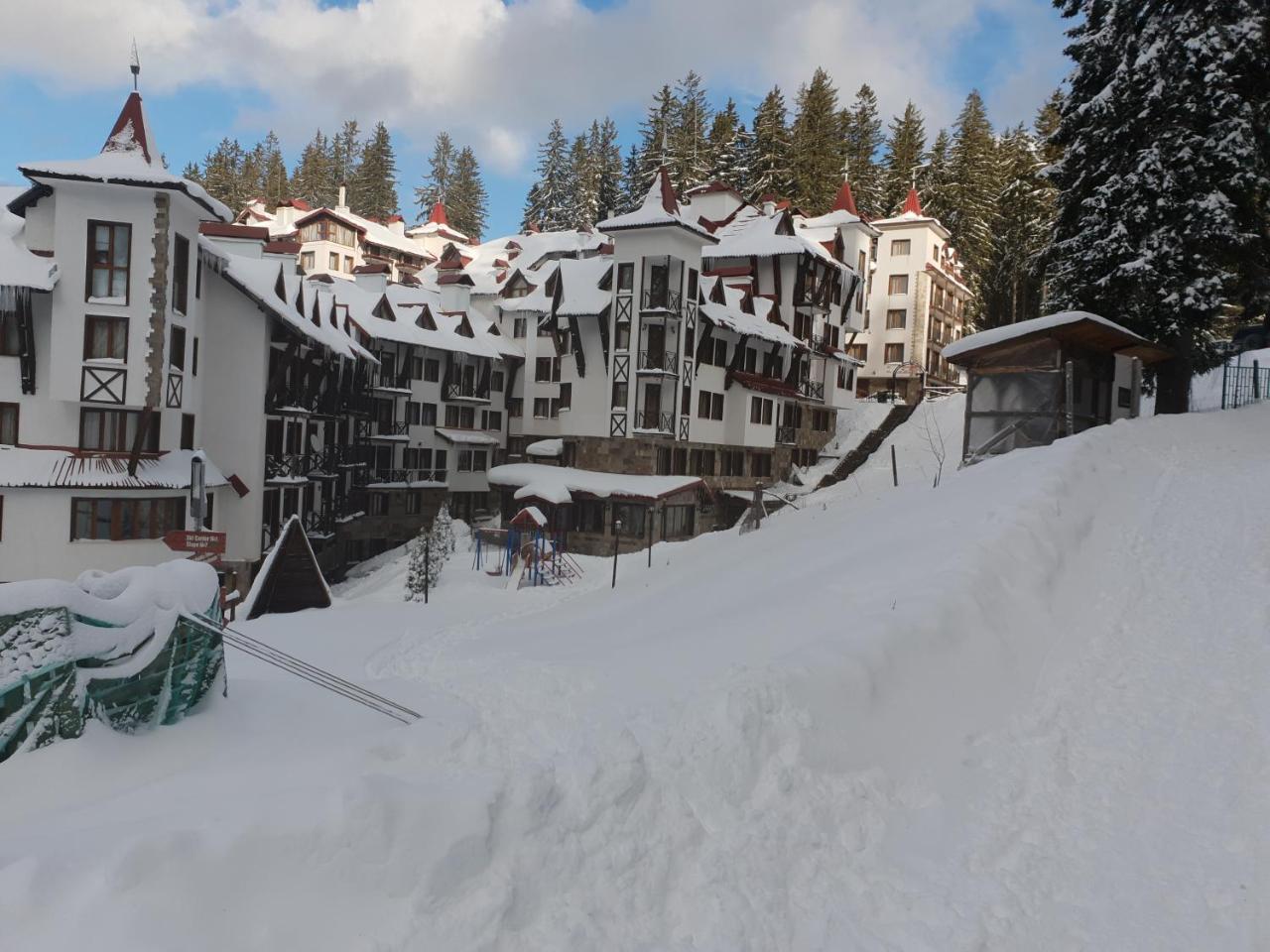 Castle 2 Apartments Pamporovo Exterior photo